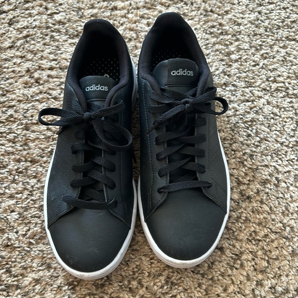 Men’s Adidas Advantage shoe - Picture 1 of 5